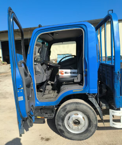 A Well-maintained 2016 Year for Isuzu 700P diesel Light Truck with a 4HK1 Engine Manual Transmission Chassis Is for Sale - ISUZU used truck for sale