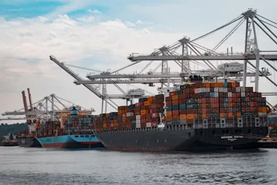 Container loading and export shipping from Guangzhou port