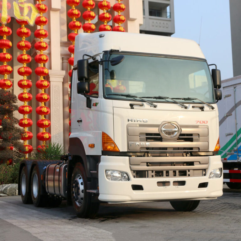 Good Condition Used for HINO 700 420HP 6X4 Tractor Truck for Hino 700 Prime Mover for Semi Trailer