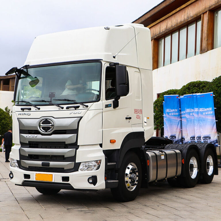 High-Quality Used H Ino 700 Heavy Truck 560 Horsepower 6X4 Tractor Truck at Low Price