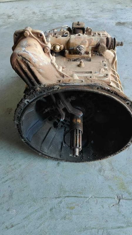 Used FAST 12JSD220TA Transmission Gearbox Manual Gearbox Assembly - Image 3