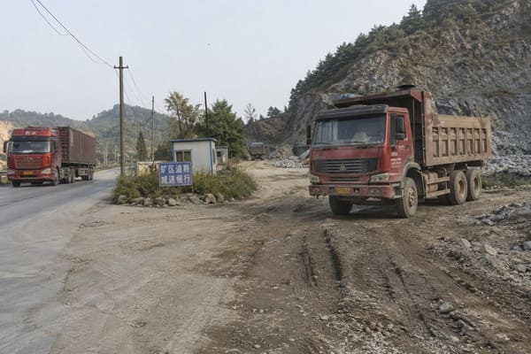 SHACMAN dump truck for mining and construction use
