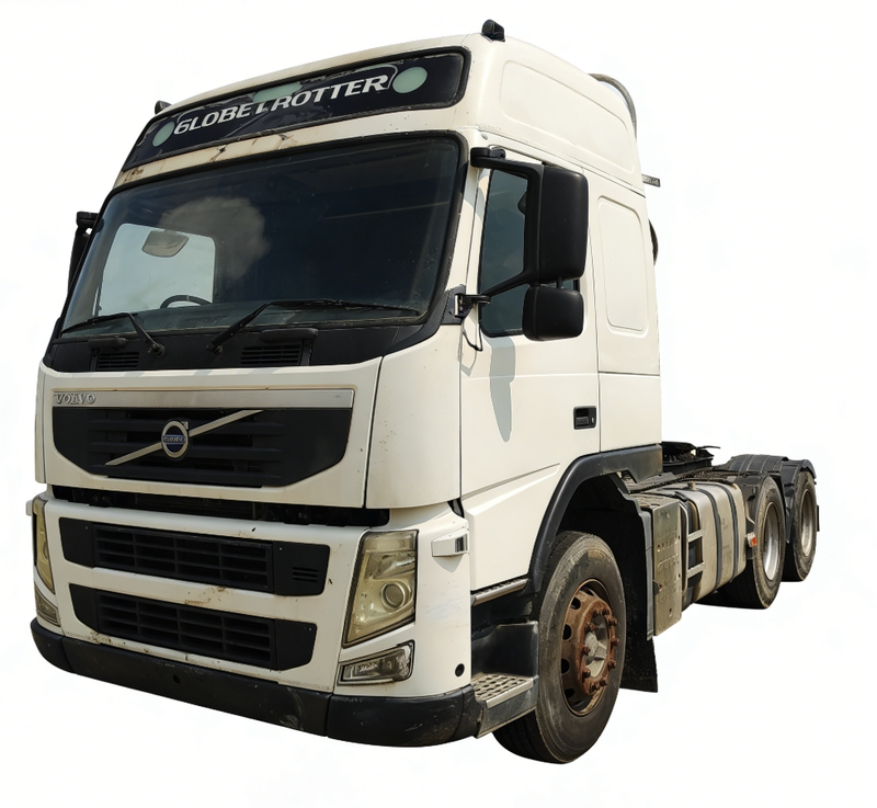 Second hand tractor truck for VOLVO FM480 6x2 high performance tractor trailer for sale, 480HP heavy duty white tractor, left front side view