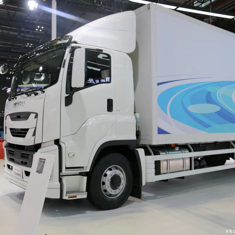 Left front side view of Isuzu FVR 408HP Euro 6 single row van box cargo diesel truck, second hand hot selling heavy truck