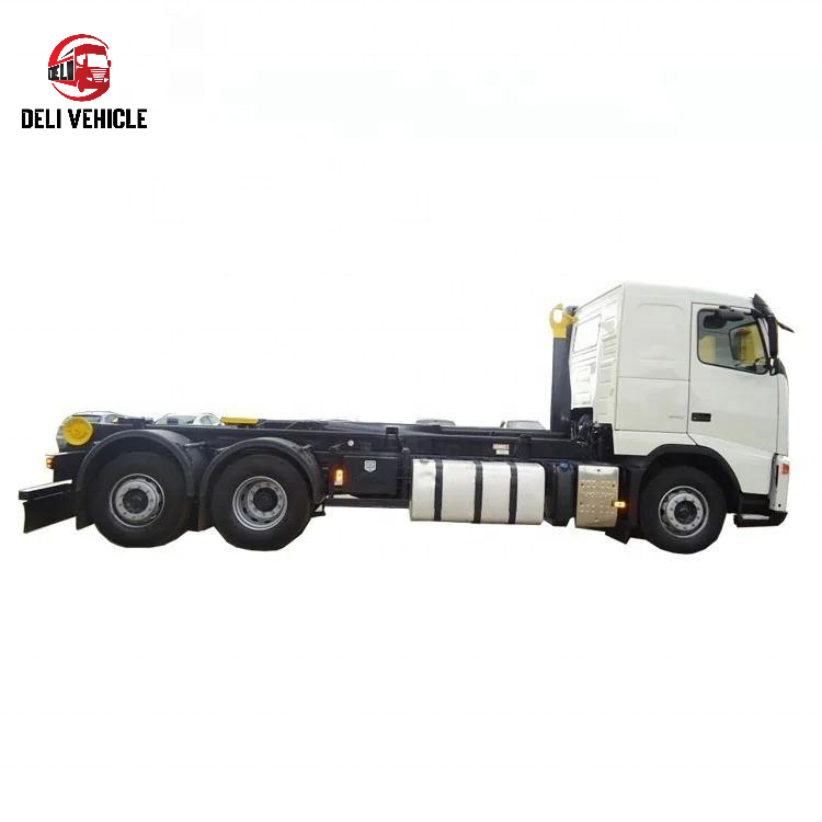 Left side chassis view of good condition VOLVO FH440 6x2 used tractor truck, 440HP second hand heavy duty used trailer truck showing undercarriage and frame