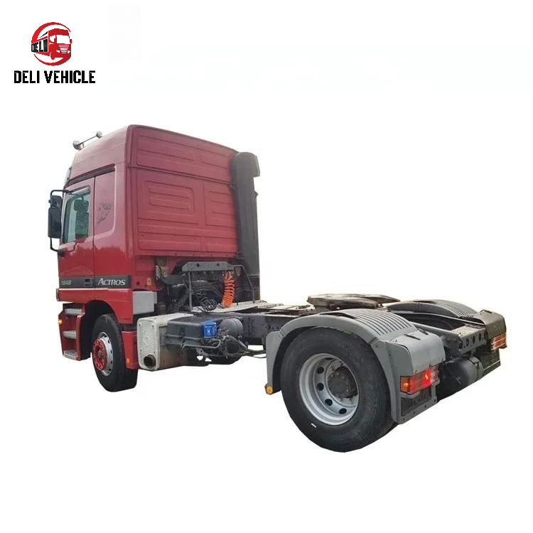 Left front side view of USED Mercedes 1848 4X2 Euro truck, 480HP second hand heavy duty used tractor head with red cab