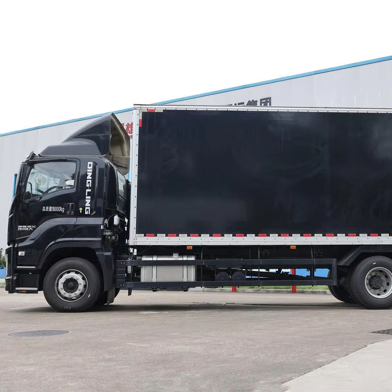 Full right side view of second-hand Isuzu Giga 240hp 4x2 Euro6 heavy diesel van truck, good condition for Qingling