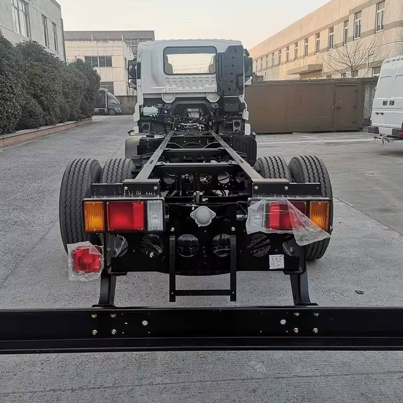 Rear view of used Isuzu Giga 205HP 4*2 platform diesel cargo truck, showing rear chassis, Euro 6 manual transmission, hot selling for Qingling