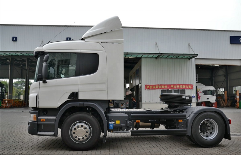 Low price truck tractor used trailer truck head SCANIA P360 4x2 tractor truck head, 360HP heavy duty white tractor, full left side view showing chassis and wheels