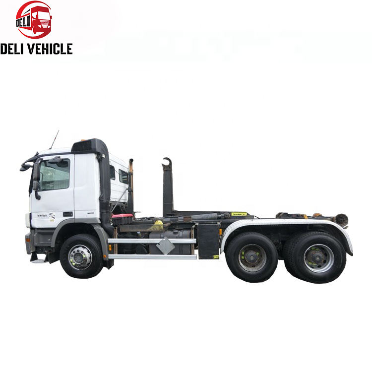 Right front side view of good condition used truck for Mercedes 2644 6x4 used trailer truck, second hand heavy duty tractor chassis