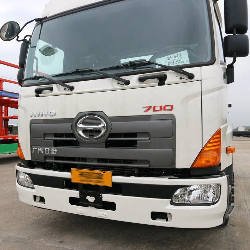 Right front view of good condition used Hino 700 Series 265HP 4x2 tractor truck, best price second hand heavy tractor with adequate stock