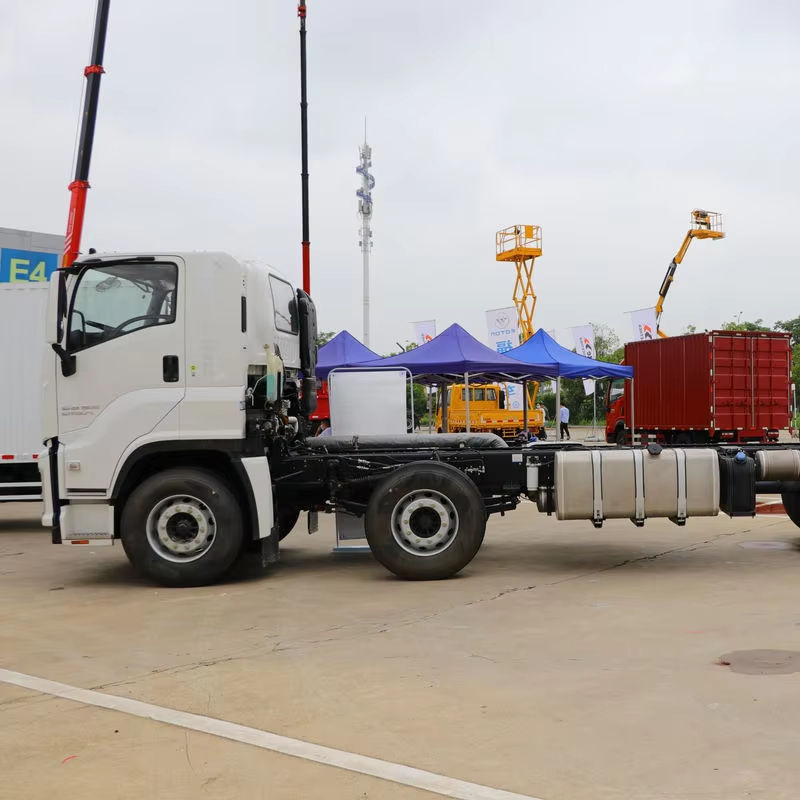 Full left side view of nice performance Isuzu Giga 520HP 8*4 Euro 6 specialized operation vehicle chassis