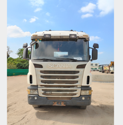 Good condition used Scania G series heavy truck front face view, brand front grille with logo, second-hand tractor truck for sale