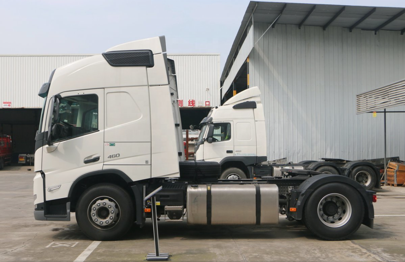 Used 6x2 FM460 for VOLVO tractor truck for sale good condition trailer truck head, 460HP heavy duty white tractor, full right side view
