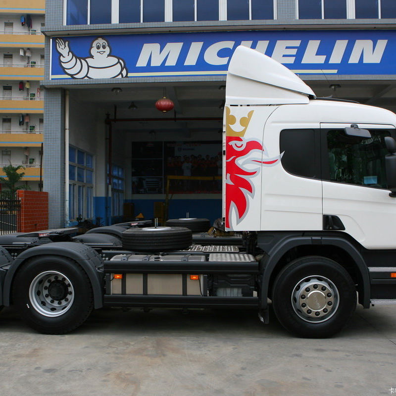 Used 6x2 truck for SCANIA P380 used trailer truck, 380HP heavy duty white tractor, full right side view showing wheels and side body