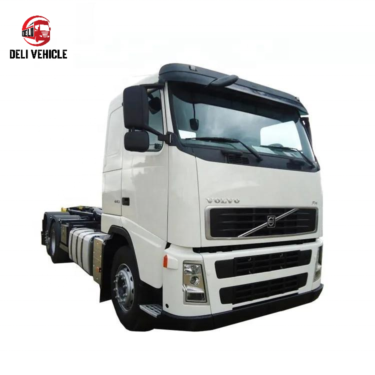 Left front angle view of good condition used tractor truck for VOLVO FH440 4x2 used trailer truck, 440HP second hand heavy duty tractor head