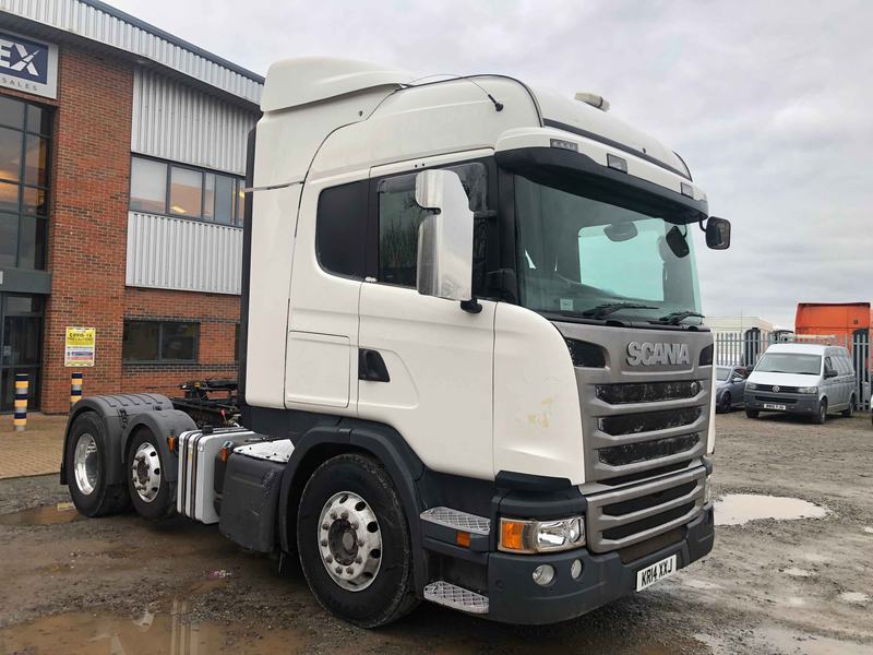 Used for scania G380 G420 G440 G450HP P380 tractor head hot sale manual gearbox left hand steering china 6x4 cheap used truck, heavy duty tractor with white cab, right front 45 degree view outdoor scene