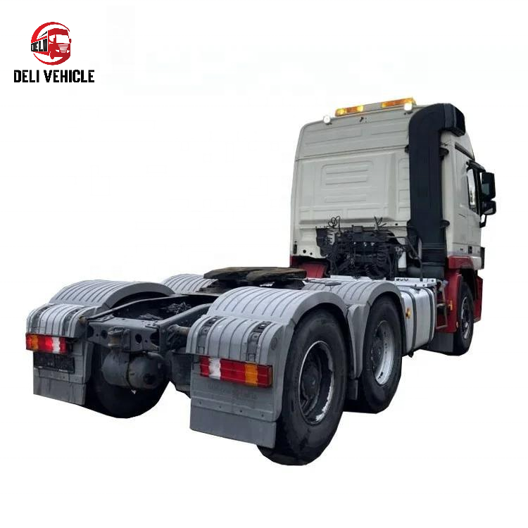 Right front side view of used trailer truck for Mercedes 2648 6x2 used tractor truck, second hand 480HP heavy duty tractor head
