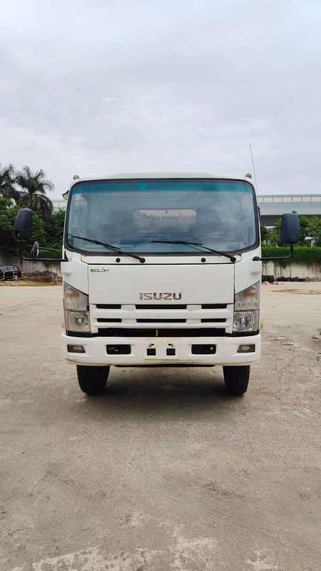 Second-hand for Isuzu 700P 4×2 Chassis Small Transport Truck Medium-sized Freight Used Truck with 5-ton for Sale - ISUZU used truck for sale