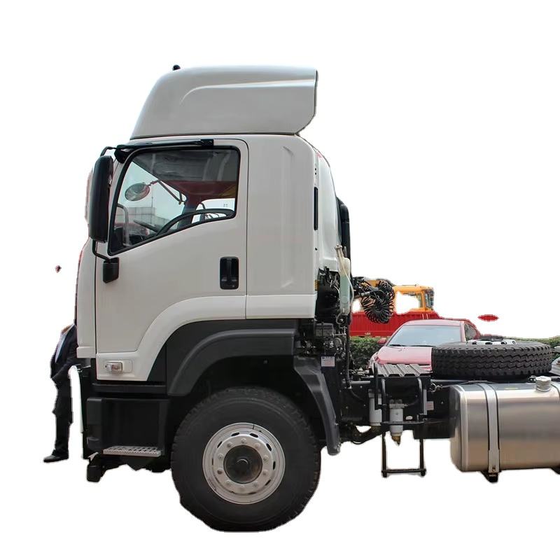 Full left side view of factory used Isuzu Vc46 350hp tractor head, 4x2 Euro 4 heavy logistics truck
